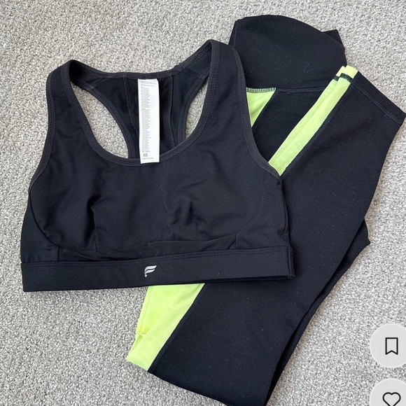Fabletics Black Matching Workout Set - Picture 6 of 9